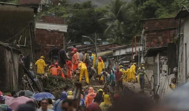 巴西伯南布哥州遭暴雨袭击 已致84人死亡