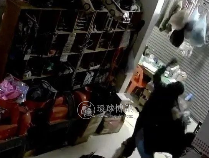 凌晨两点！老挝琅勃拉邦中国店主遭入室盗贼袭击，捅倒，补锤击，重伤，商会发布通知