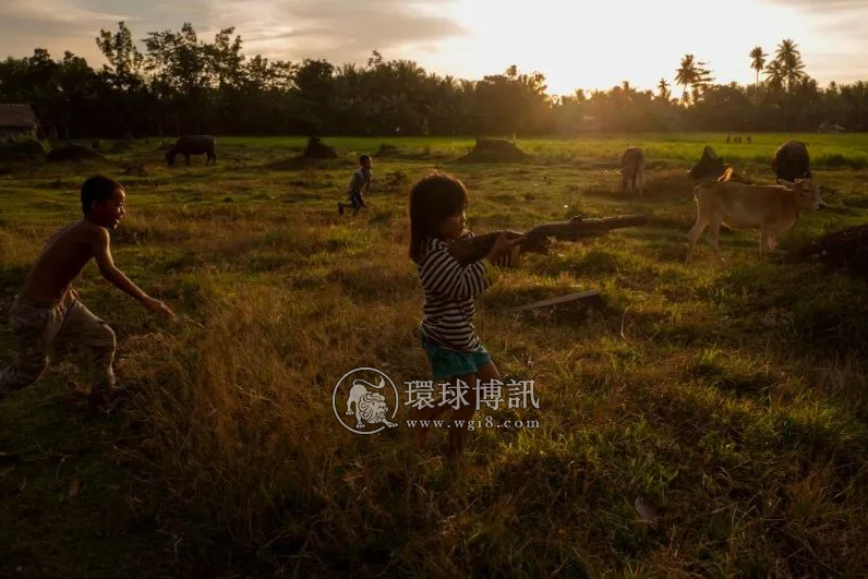 为什么尽管很容易买到枪，菲律宾却不像美国一样时常发生恶性枪击事件？