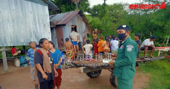 暴风雨持续侵袭柬埔寨：4人遭雷劈身亡，大树倾倒砸中客车！