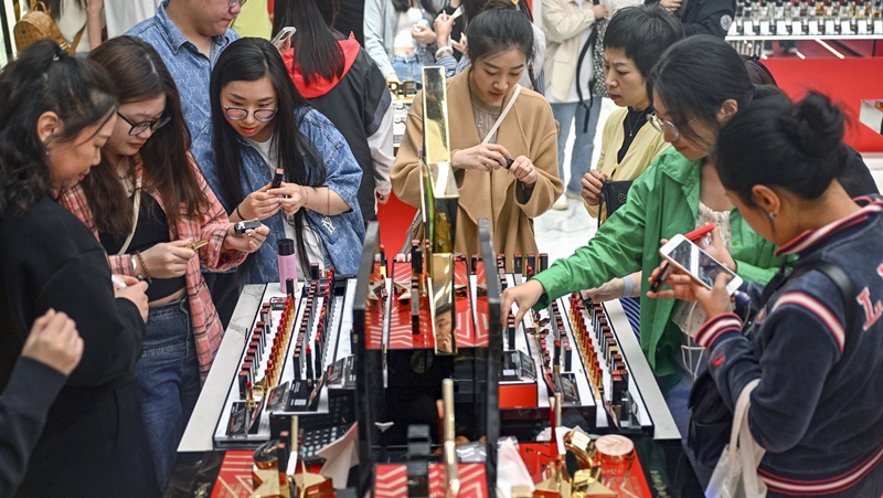 境外购蛋糕“抢食”不易，海南免税市场如何推动消费回流