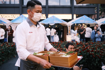 假日经济｜“五一”假期餐厅堂食订单量同比激增，“露营+美食”受欢迎