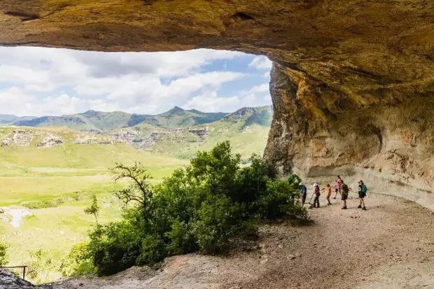 中国旅行团南非遭遇持枪匪徒抢劫