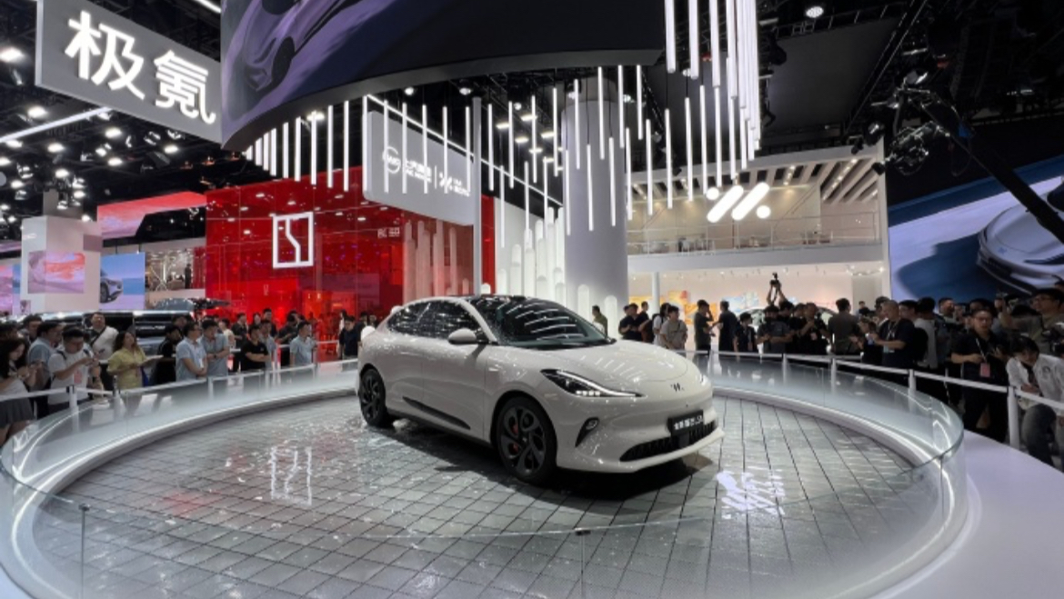 2024成都车展：一场特斯拉Model Y“围剿战”和卖车展