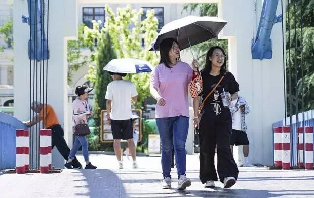 为什么近期南方持续强降雨北方高温不退