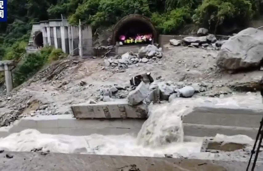 400余人赴四川康定灾害现场救援已调拨1700件救灾物资