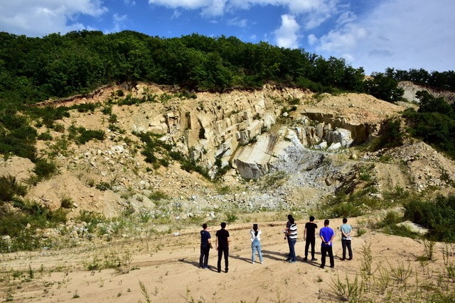 推动“边开采、边修复”，首批矿山生态修复国标将施行