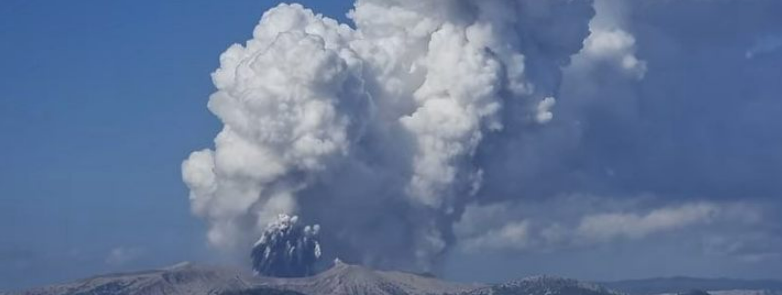 菲律宾塔尔火山周六早晨发生小规模喷发 已提升至三级警戒