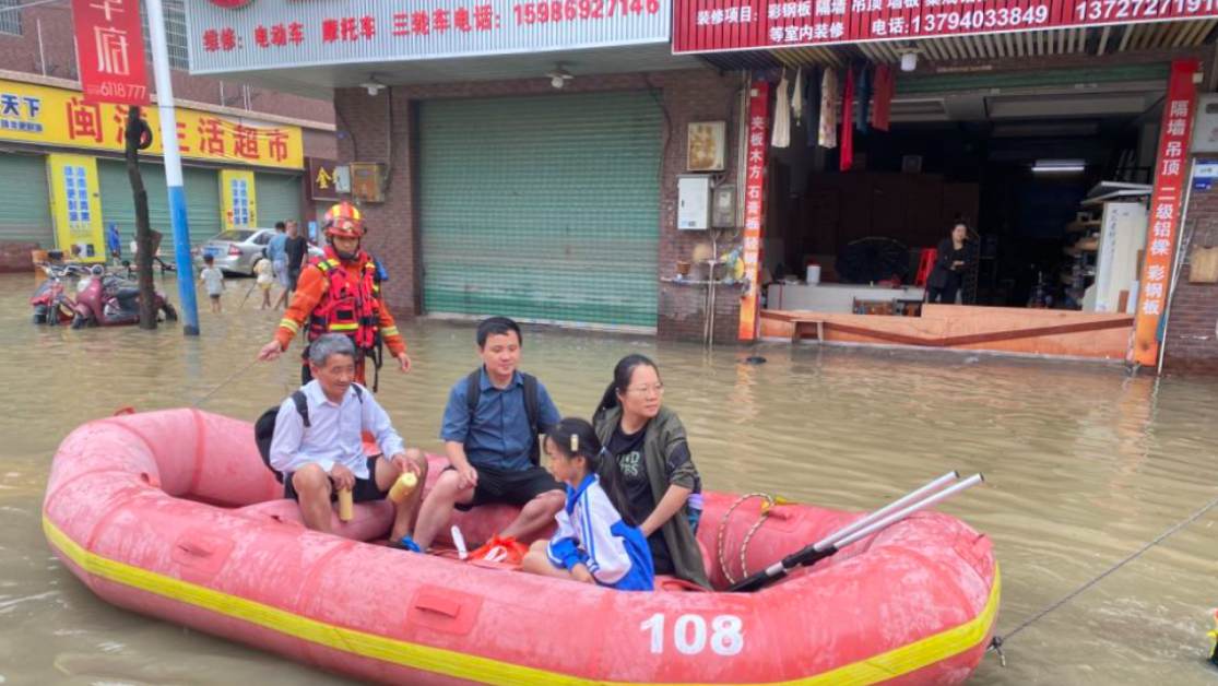 暴雨致广东北江沿岸部分乡镇受灾 各方力量持续救援