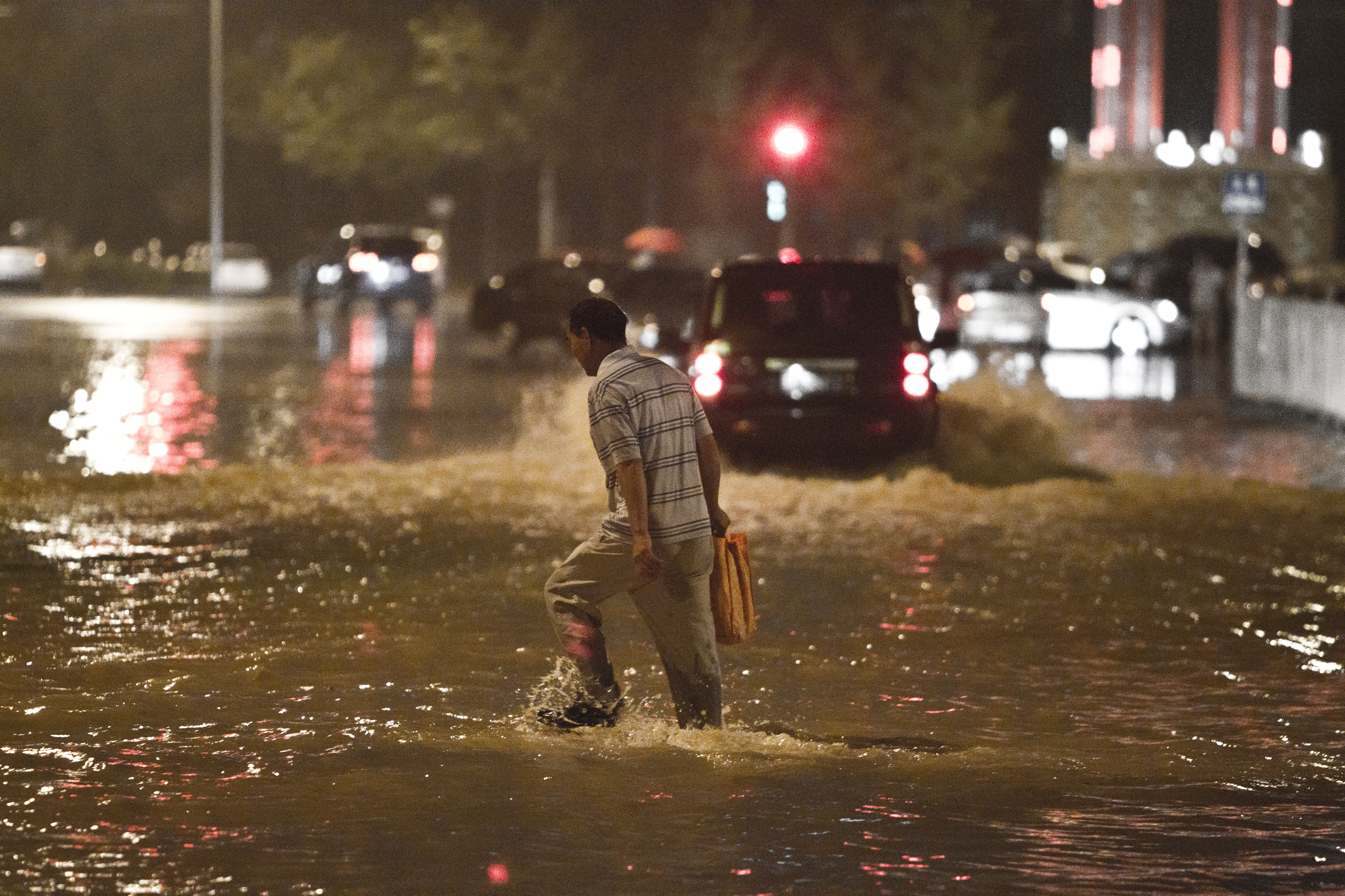 长江中下游梅雨持续发力 未来一周西北华北多地高温频现