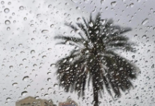 大雨袭击了阿联酋的部分地区，当局警告驾驶者