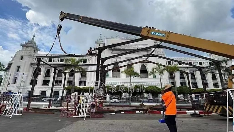 泼水节期间 缅甸仰光市政厅附近实行交通管制