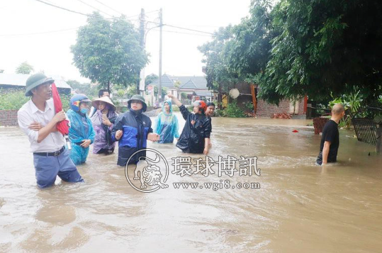 8人死亡，数十万人生活受到影响，民众欲哭无泪，越南这几天的雨下得令人揪心