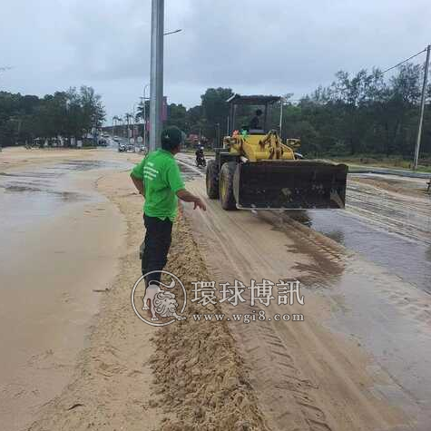 海沙被吹上岸，西港紧急清理