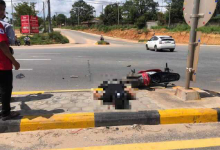 西港一男子骑摩托撞上汽车，窒息死亡